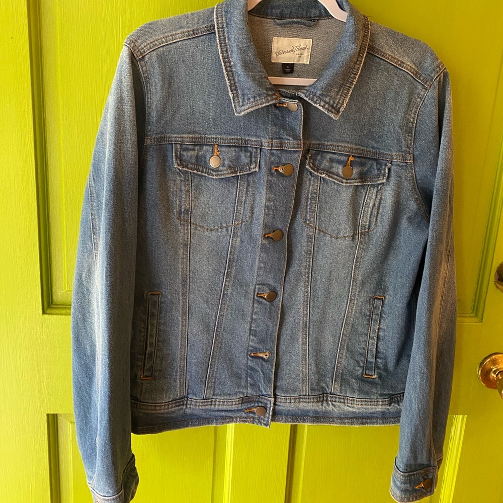 Universal Thread NEW never Worn Jean jacket SZ XL